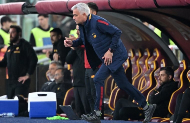 Mourinho wears wire on touchline in Roma draw