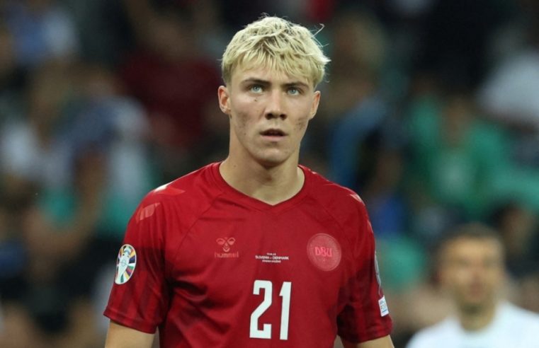 Man United sign Danish striker Hojlund from Atalanta