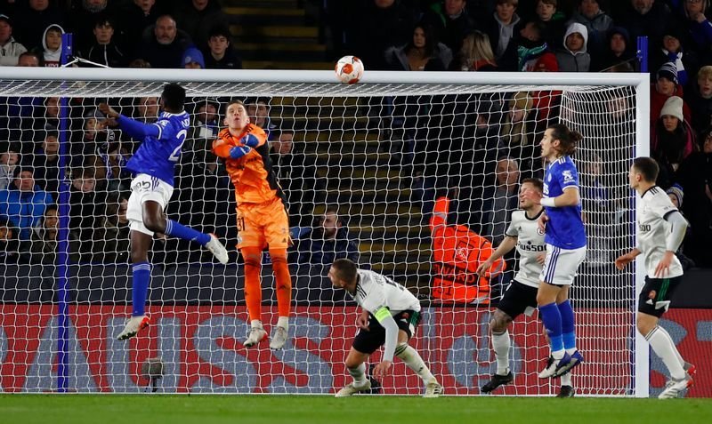 Leicester win to keep Europa League hopes alive