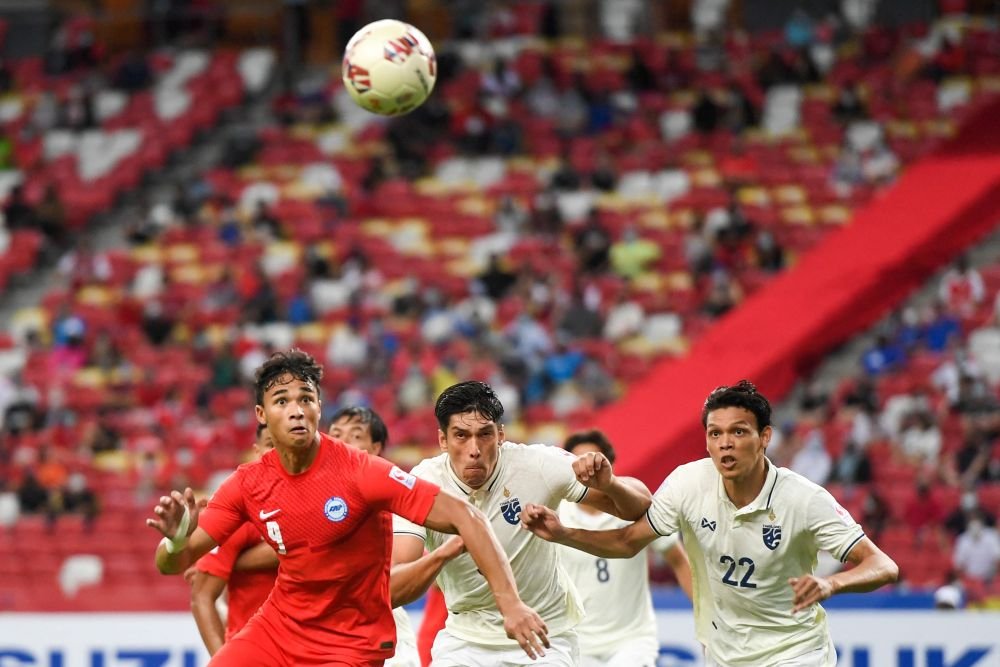 Thailand beat Singapore 2-0 to remain unbeaten in Suzuki Cup