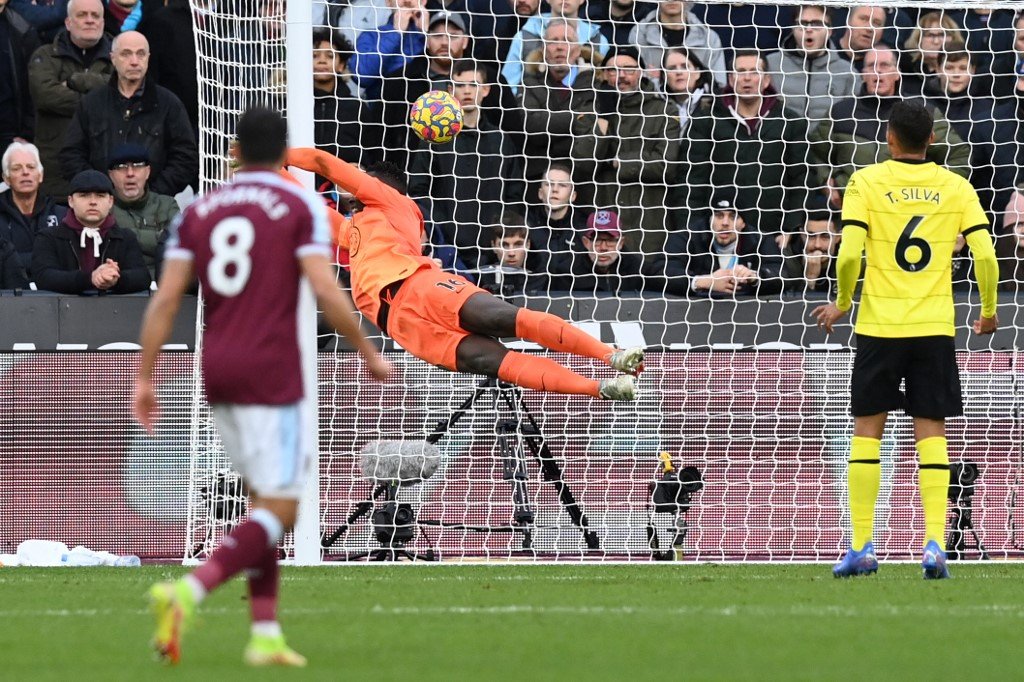 Chelsea stunned as Masuaku’s stroke of luck lifts West Ham