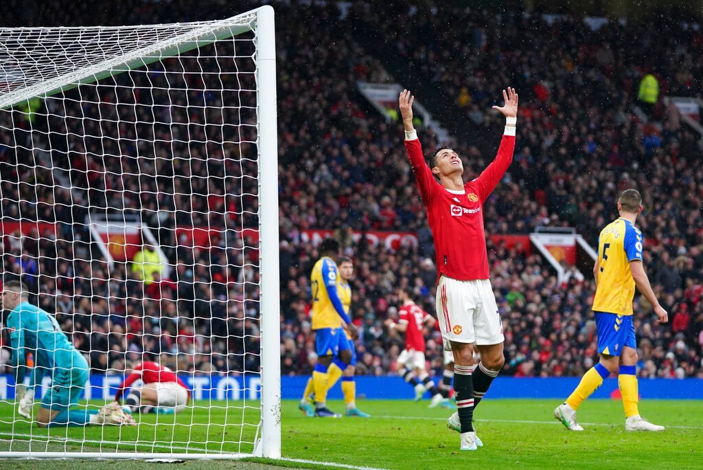 Man Utd held by Saints as frustrations continue