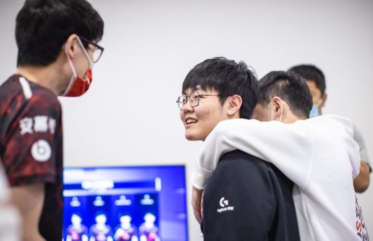 JDG’s 369 jokingly takes credit for T1 winning 2022 LCK Spring Split