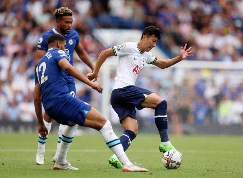 Chelsea probe alleged racist abuse against Spurs forward Son