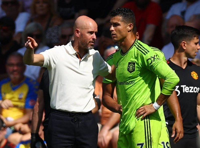 Ten Hag hopes unsettled Ronaldo stays at Man Utd