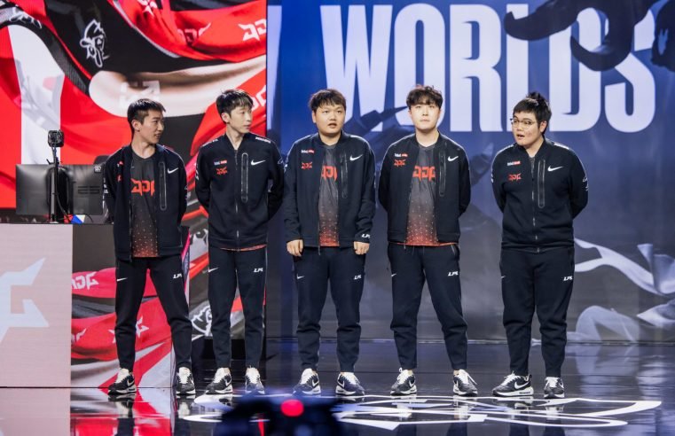 DWG KIA complete LCK’s 0-3 performance on day 2 of Worlds 2022 group stage after colliding with JD Gaming