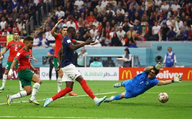 France end Morocco run to set up Argentina showdown