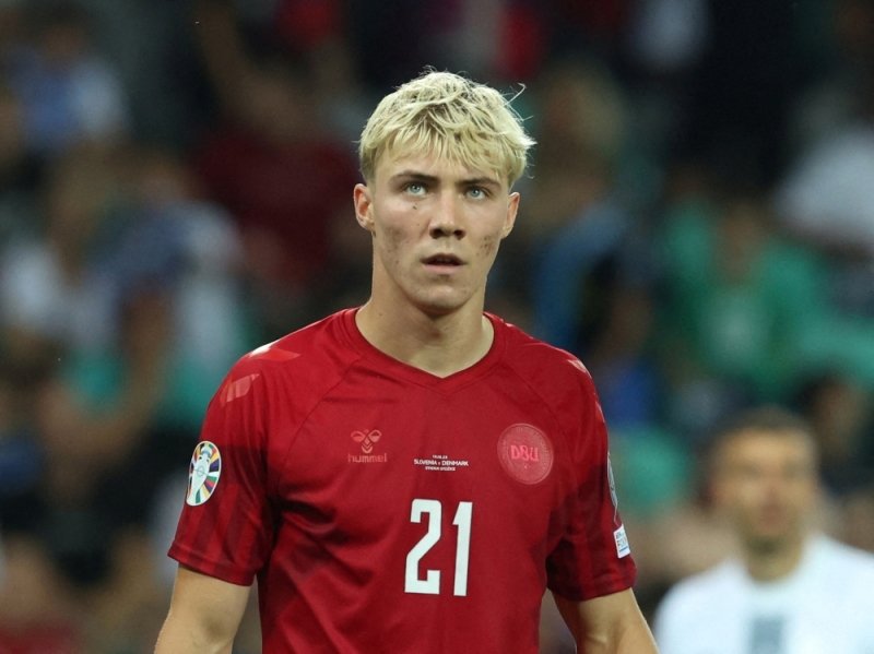 Man United sign Danish striker Hojlund from Atalanta