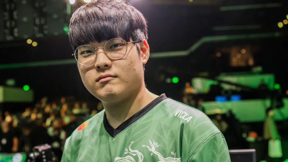 FlyQuest LoL farewells midlaner, coach after disappointing LCS summer split