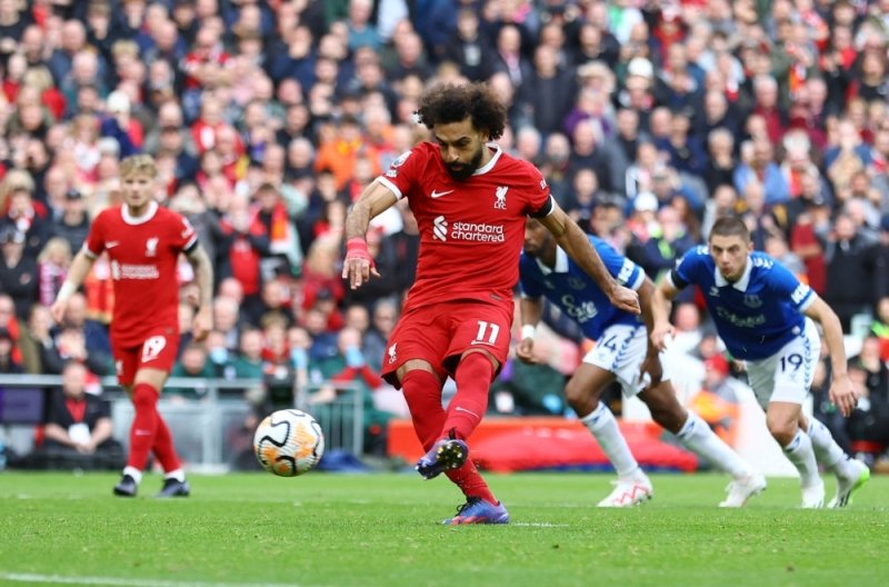 Liverpool beat 10-man Everton in Merseyside derby with Salah brace