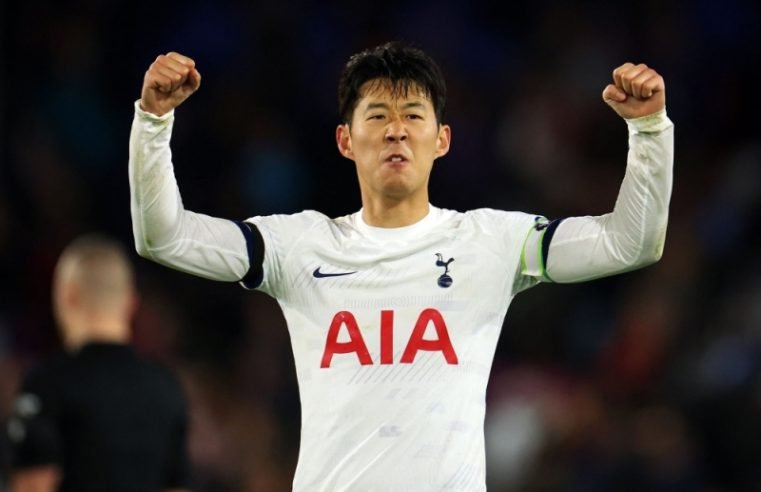 Tottenham go five points clear with 2-1 win at Palace