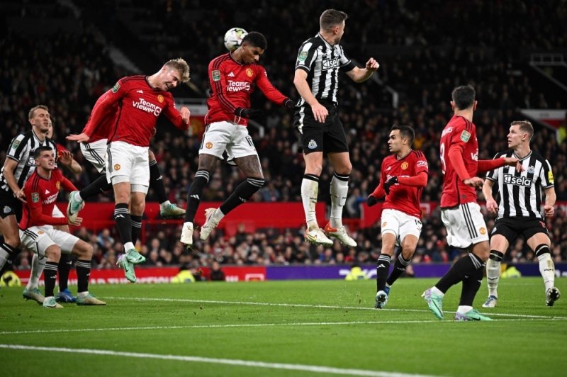 Man United dumped out of League Cup by Newcastle, Arsenal lose at West Ham