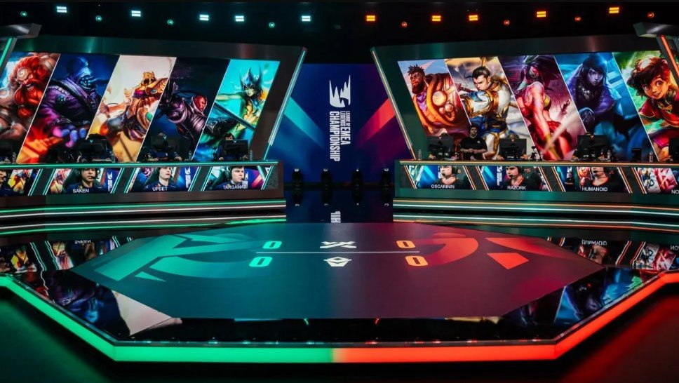 Riot layoffs reportedly worsen LEC ‘crunch’ culture with supposed ‘disastrous’ effects on show