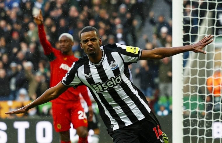 Newcastle beat Wolves 3-0 for first home win of the year