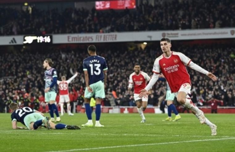 Havertz spares Ramsdale’s blushes as Arsenal go top in dramatic style